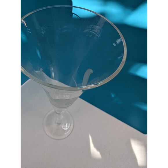 Pepe Le Pew and Penelope Crystal Art Limited Edition Champagne Toasting Flutes - Picture 5 of 6